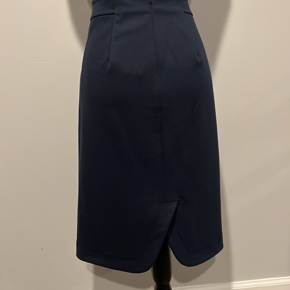 Banana Republic navy blue lined skirt with buttons - Picture 10 of 15